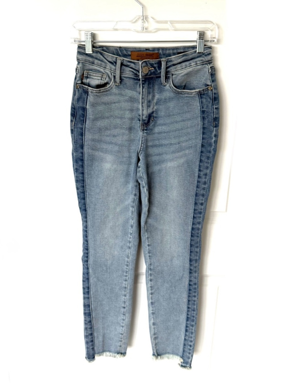 Judy Blue Slim Fit Two Tone Chewed Staggered Hem Jeans Size 0